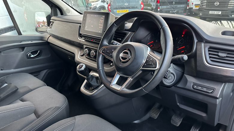 Nissan Primastar 30 L2 Diesel 2.0 dCi 130ps H1 Tekna+ Crew Van